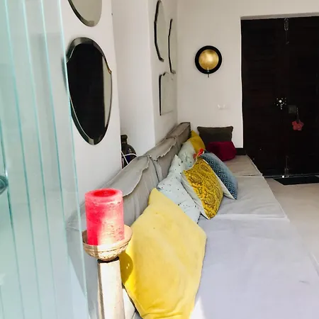 Holiday home Unique Townhouse With Rooftop Pool *