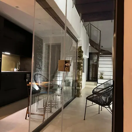 Nyaraló Unique Townhouse With Rooftop Pool Estepona