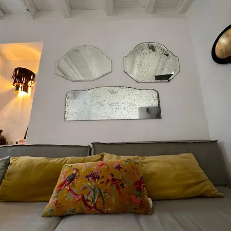 Unique Townhouse With Rooftop Pool Nyaraló *