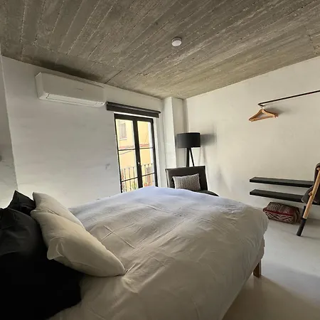 Unique Townhouse With Rooftop Pool Hébergement de vacances