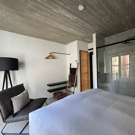 Unique Townhouse With Rooftop Pool Hébergement de vacances Estepona