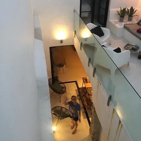 Nyaraló Unique Townhouse With Rooftop Pool