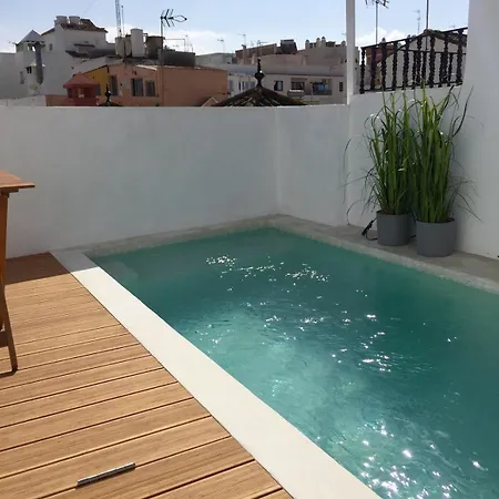 Unique Townhouse With Rooftop Pool Nyaraló *
